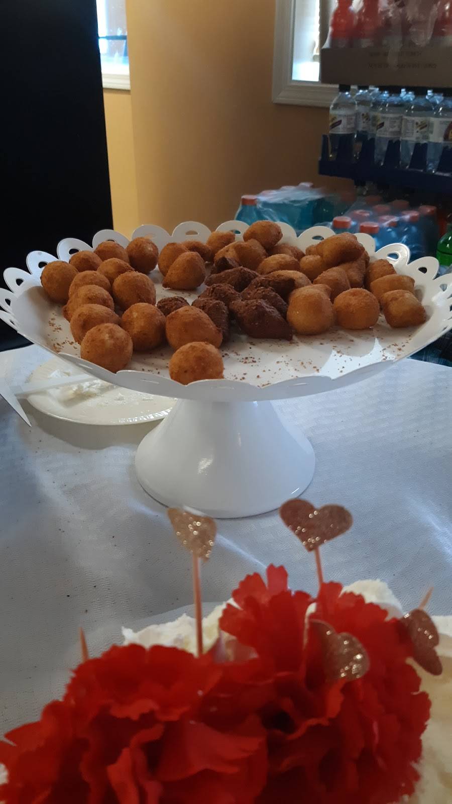 Little Mania | restaurant | 876 Broadway, Everett, MA 02149, USA | 6172942143 OR +1 617-294-2143