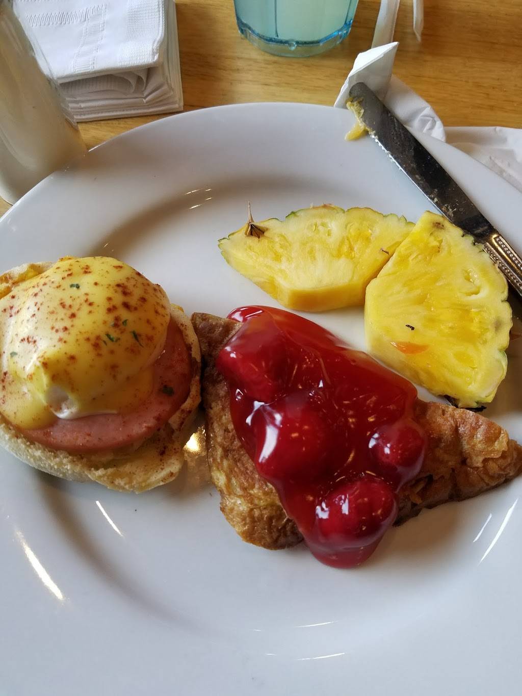 Charcoal Grill | restaurant | 3650 W Washington St, West Bend, WI 53090, USA | 2623539703 OR +1 262-353-9703