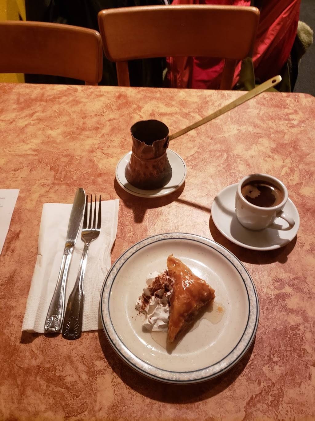 Georgias Greek Restaurant & Deli | restaurant | 323 NW 85th St, Seattle, WA 98117, USA | 2067831228 OR +1 206-783-1228