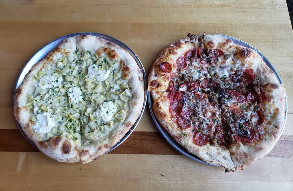 Farina Alto Pizzeria & Wine Bar | restaurant | 10721 Montgomery Blvd NE, Albuquerque, NM 87111, USA | 5052980035 OR +1 505-298-0035