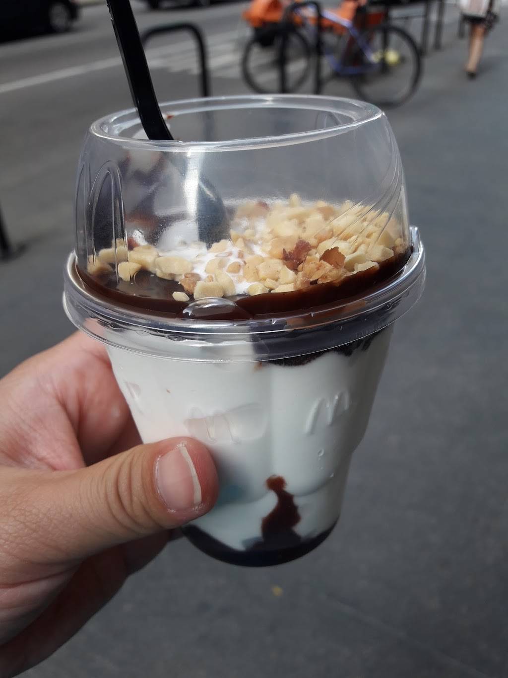 McDonalds | cafe | 111 Jackson Blvd, Chicago, IL 60604, USA | 3129221648 OR +1 312-922-1648