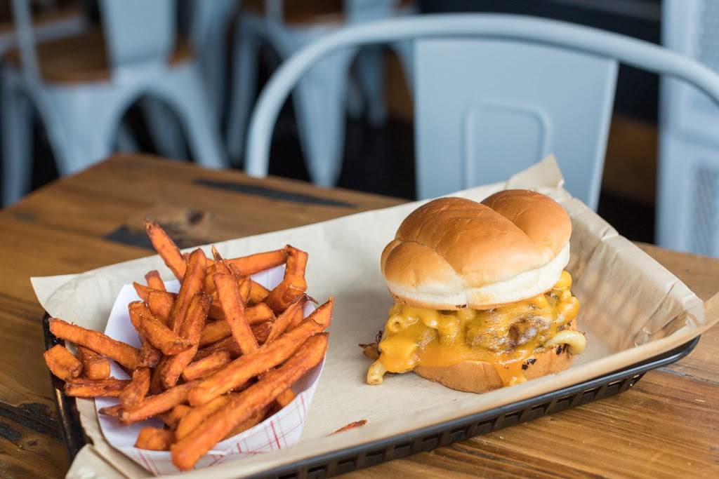 Oxford Burger Company | restaurant | 920 E Jackson Ave, Oxford, MS 38655, USA | 6622386101 OR +1 662-238-6101