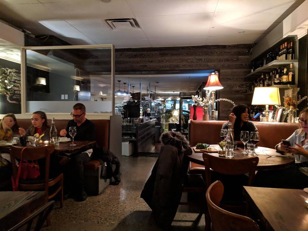 Jules Bistro | restaurant | 1290 Queen St E, Toronto, ON M4L 1C4, Canada | 4164635853 OR +1 416-463-5853