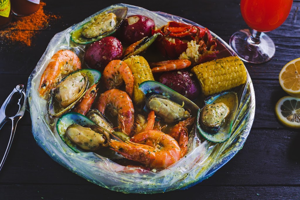 Crab Du Jour Cajun Seafood Boil | restaurant | 925 Hunts Point Ave, Bronx, NY 10459, USA | 7188609000 OR +1 718-860-9000