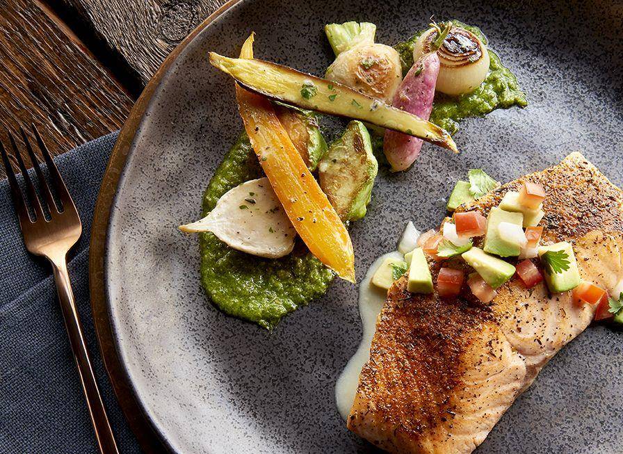 McCormick & Schmicks Seafood & Steaks | restaurant | 1 S Broad St, Philadelphia, PA 19107, USA | 2155686888 OR +1 215-568-6888