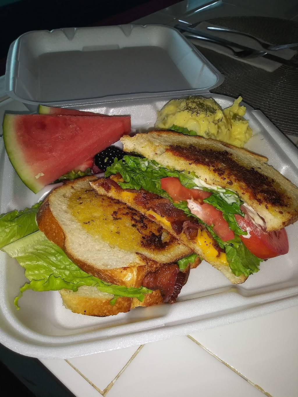 Mojos | restaurant | 1016 S Pine St, Madera, CA 93637, USA | 5599757238 OR +1 559-975-7238