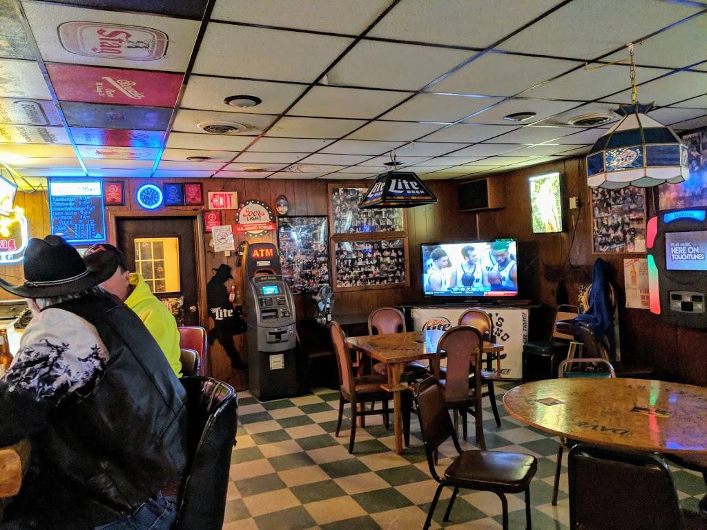 Daves West End | restaurant | 7160 IL-15, St Libory, IL 62282, USA | 6187684280 OR +1 618-768-4280