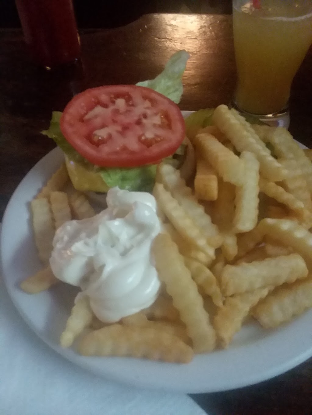 Limbys Restaurant | restaurant | 109 N Wooster Ave, Dover, OH 44622, USA | 3303432731 OR +1 330-343-2731