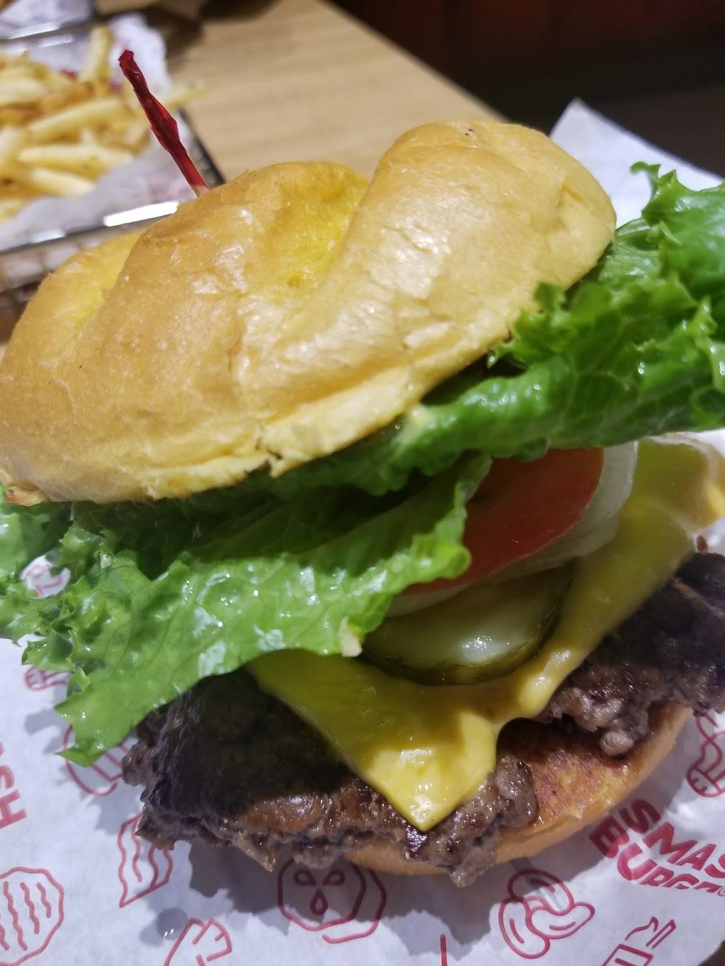 Smashburger | restaurant | 1111 40th St, Emeryville, CA 94608, USA | 5106551177 OR +1 510-655-1177