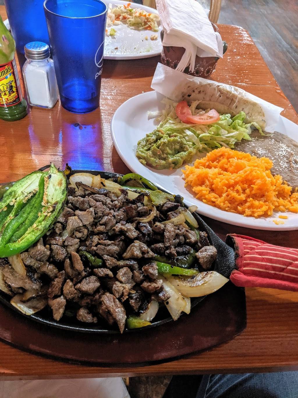 El Rancho Restaurante y Pupuseria | restaurant | 210 N 3rd St, Harrisburg, PA 17101, USA | 7173179239 OR +1 717-317-9239