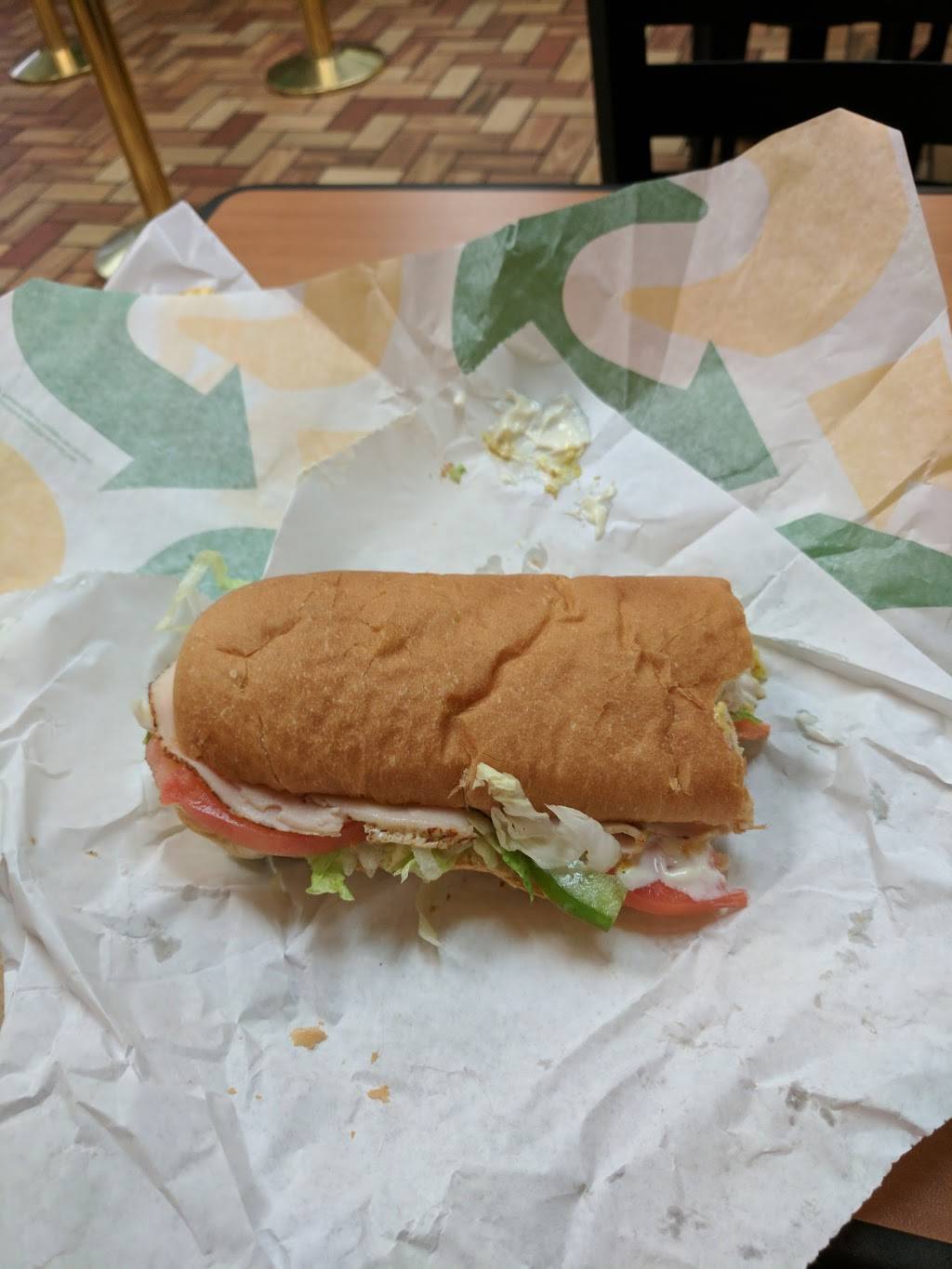 Subway | restaurant | 1110 W Broad St, Richmond, VA 23220, USA | 8043550433 OR +1 804-355-0433