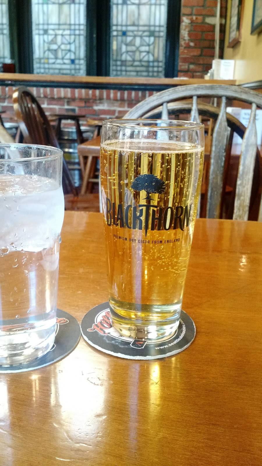 Hilltop Ale House | restaurant | 2129 Queen Anne Ave N, Seattle, WA 98109, USA | 2062853877 OR +1 206-285-3877