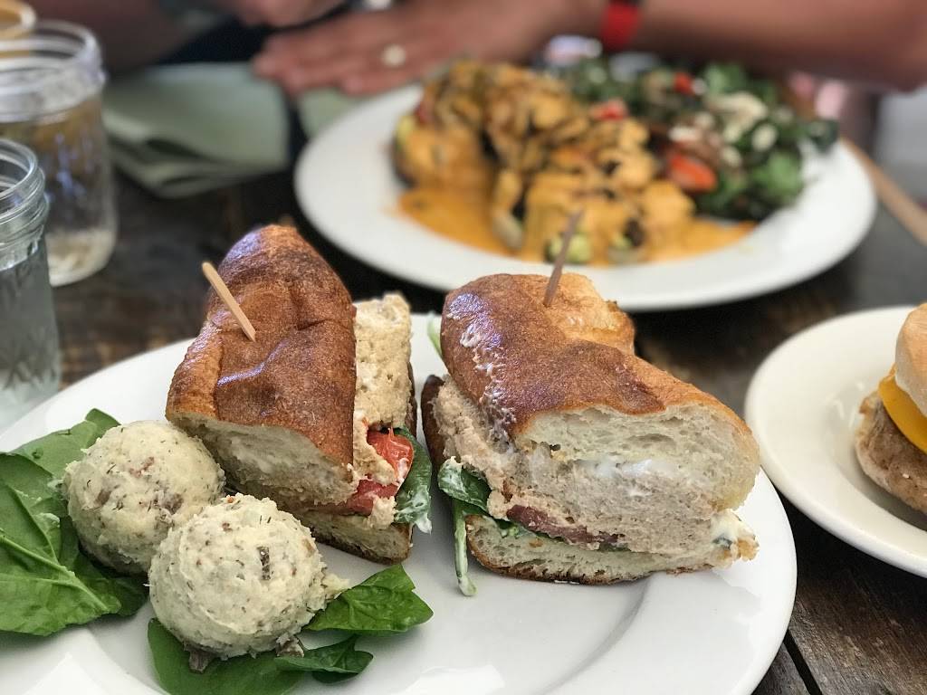 Two Mammas Vegan Kitchen | restaurant | 3700 E 12th St, Oakland, CA 94601, USA | 5106060596 OR +1 510-606-0596