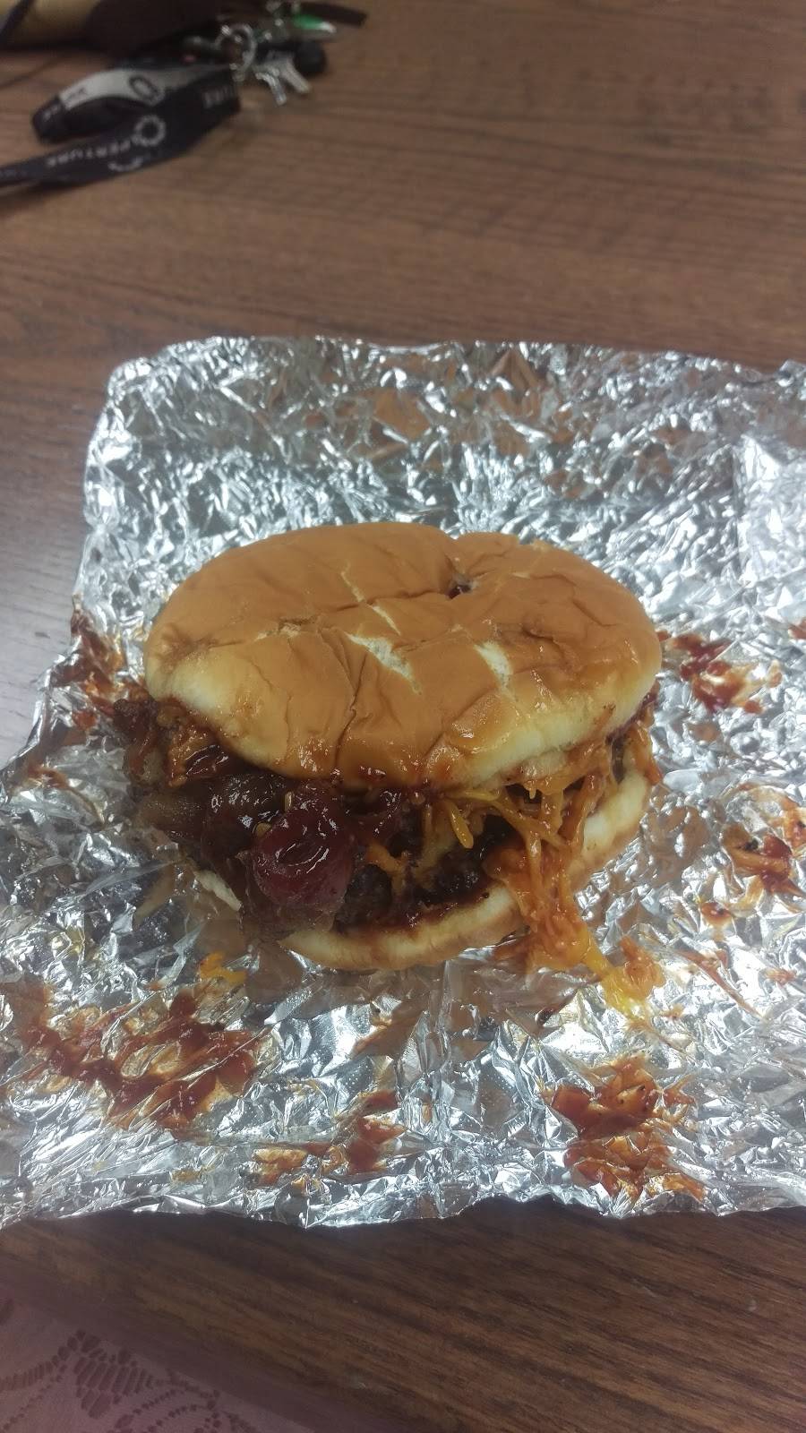 Bomber Burger | restaurant | 4860 S Clifton Ave, Wichita, KS 67216, USA | 3165226291 OR +1 316-522-6291