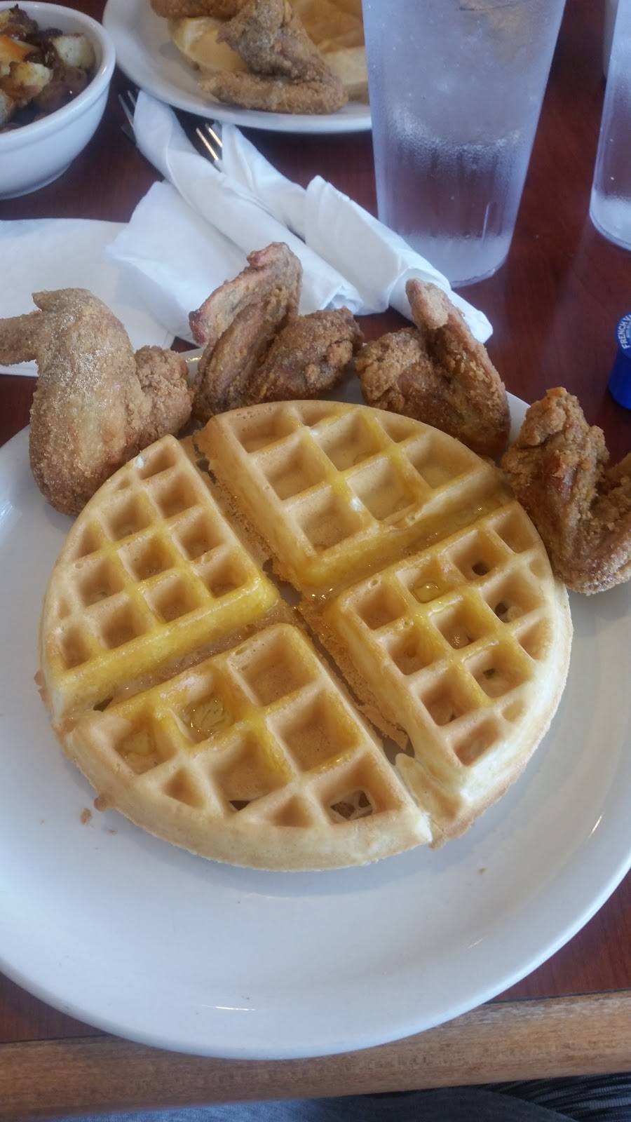 Eddys Chicken And Waffles | restaurant | 1808 E Livingston Ave, Columbus, OH 43205, USA | 6147254507 OR +1 614-725-4507