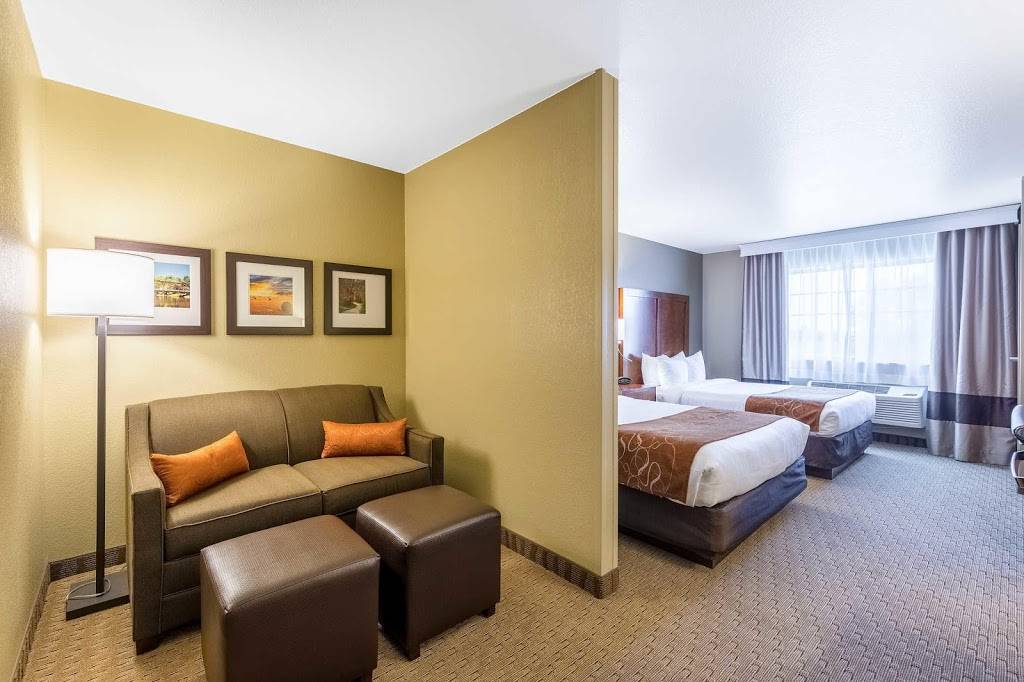 Comfort Suites | restaurant | 1780 Stonegate Center Dr, Burlington, IA 52601, USA | 3197531300 OR +1 319-753-1300