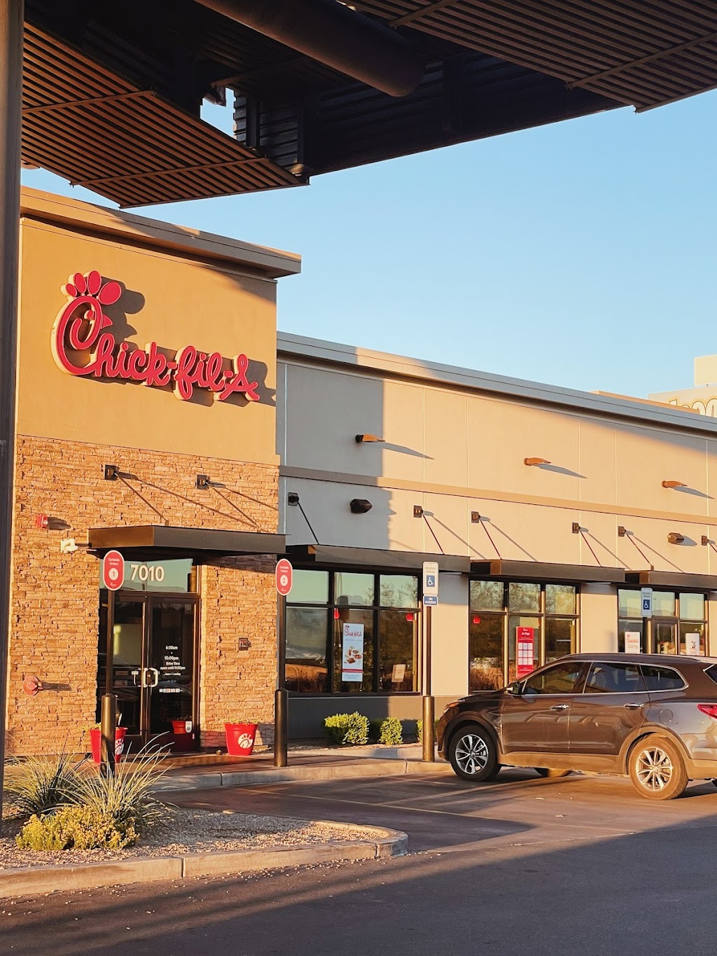 Chick-fil-A | restaurant | 7010 Las Vegas Blvd S, Las Vegas, NV 89119, USA | 7023840080 OR +1 702-384-0080