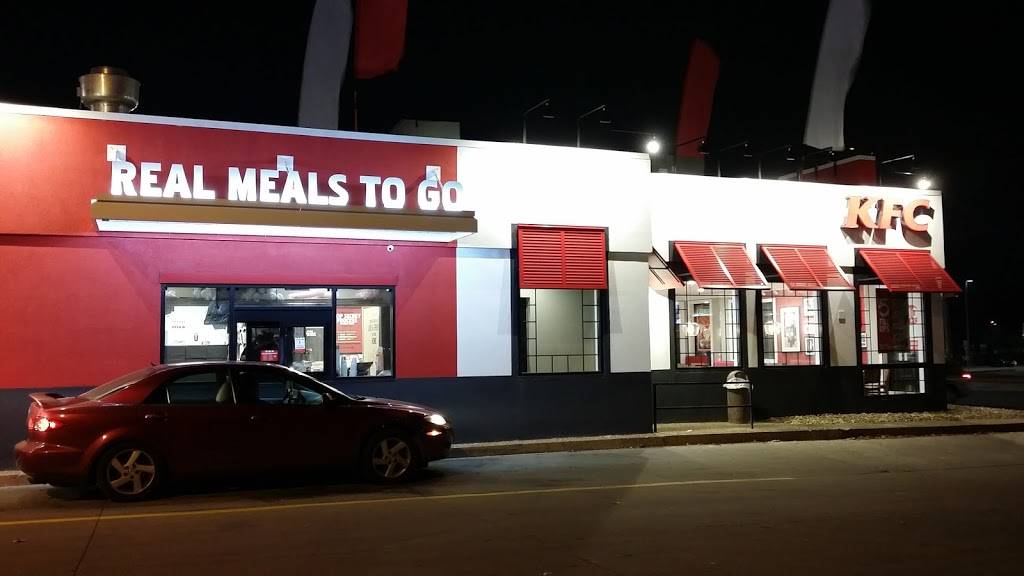 KFC | restaurant | 3920 SW 21st St, Topeka, KS 66604, USA | 7852722228 OR +1 785-272-2228