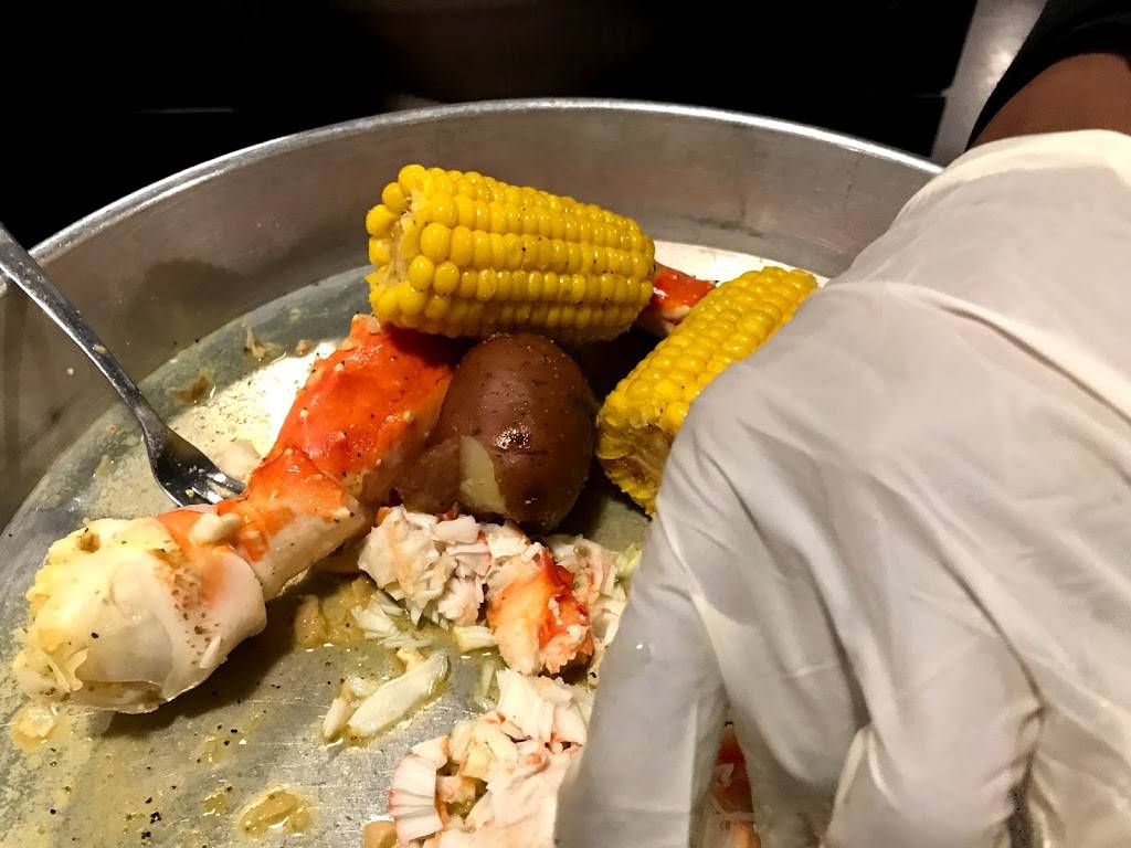 Crazee Crab | restaurant | 5244 TX-360 Suite 340, Grand Prairie, TX 75052, USA | 9726418866 OR +1 972-641-8866