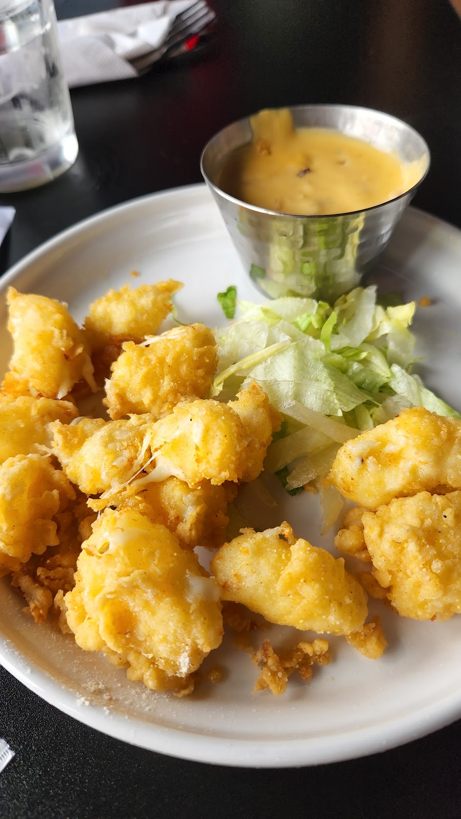 The Bulldog Bar and Lounge | restaurant | 5380 N College Ave, Indianapolis, IN 46220, USA | 3173774735 OR +1 317-377-4735