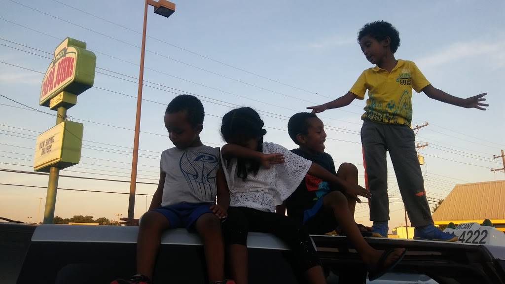 Papa Johns Pizza | restaurant | 6133 Glenway Ave, Cincinnati, OH 45211, USA | 5134814441 OR +1 513-481-4441