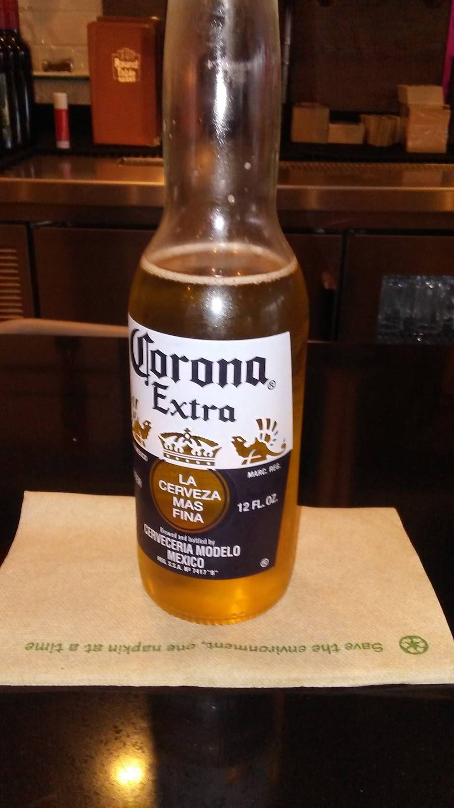 Round Table Pizza | meal delivery | 40 Raleys Town Centre, Rohnert Park, CA 94928, USA | 7075850555 OR +1 707-585-0555