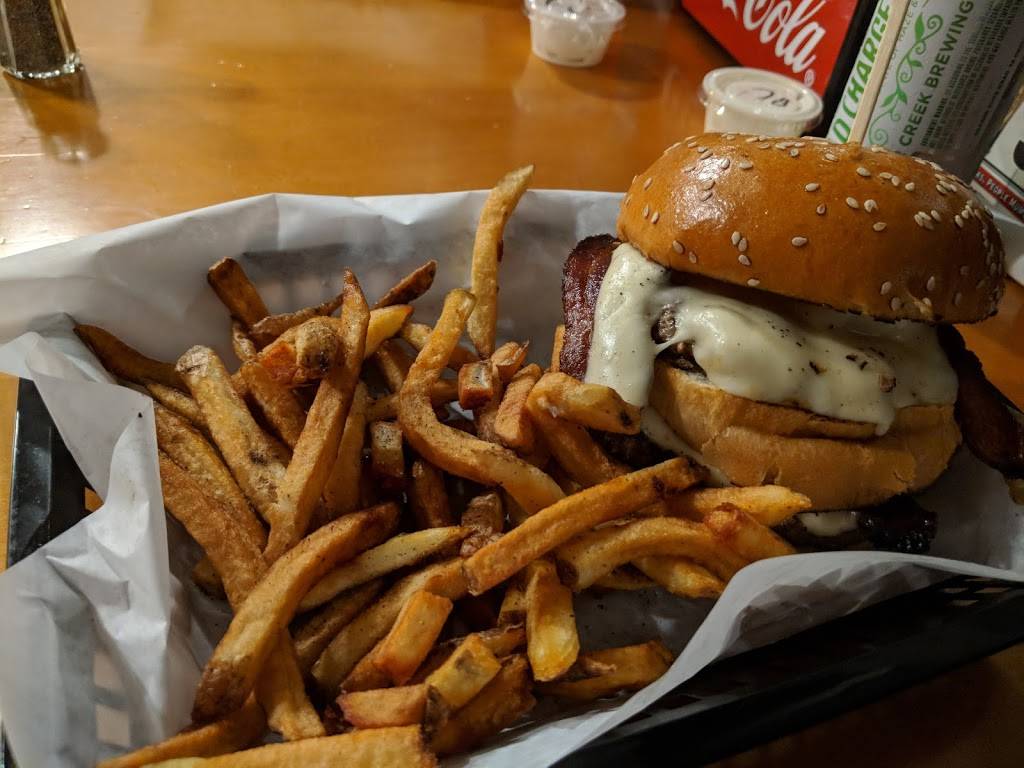 Burger Bar | restaurant | 831-825 VT-15, Colchester, VT 05446, USA | 8024895967 OR +1 802-489-5967