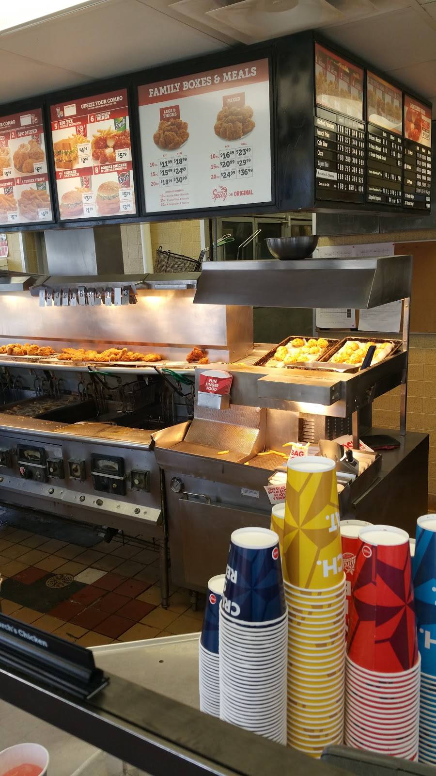 Churchs Chicken | restaurant | 410 9th St NE, Canton, OH 44704, USA | 3304543595 OR +1 330-454-3595