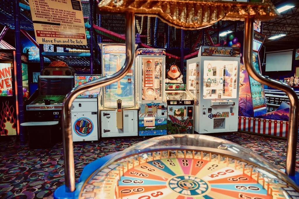 Skate Zone Fun Center | meal takeaway | 5420 Mahoning Ave, Austintown, OH 44515, USA | 3302704386 OR +1 330-270-4386