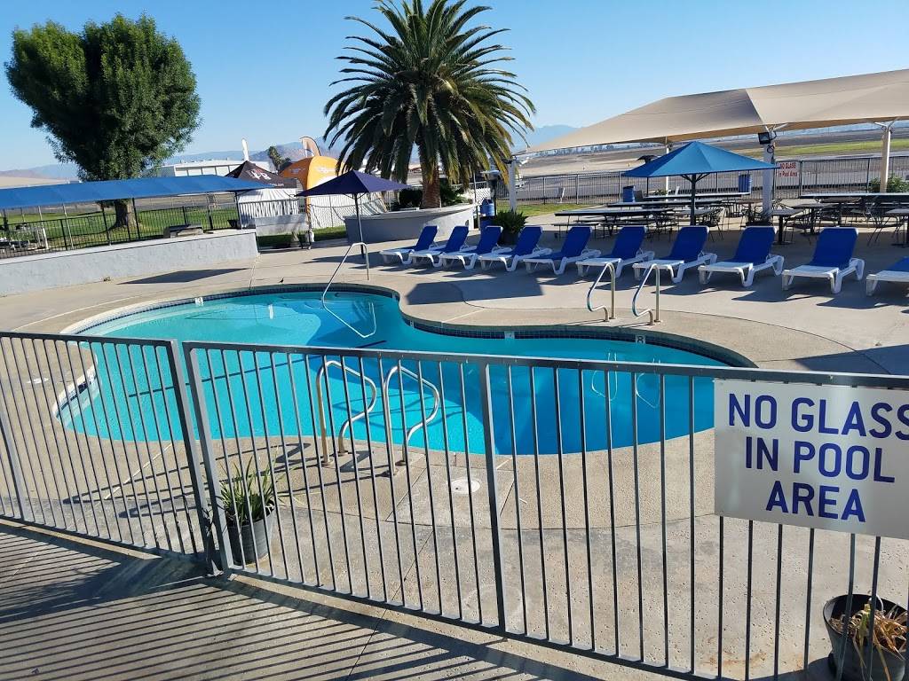 Bombshelter Sports Bar & Grill | restaurant | 2091 Goetz Rd, Perris, CA 92570, USA | 9519434863 OR +1 951-943-4863