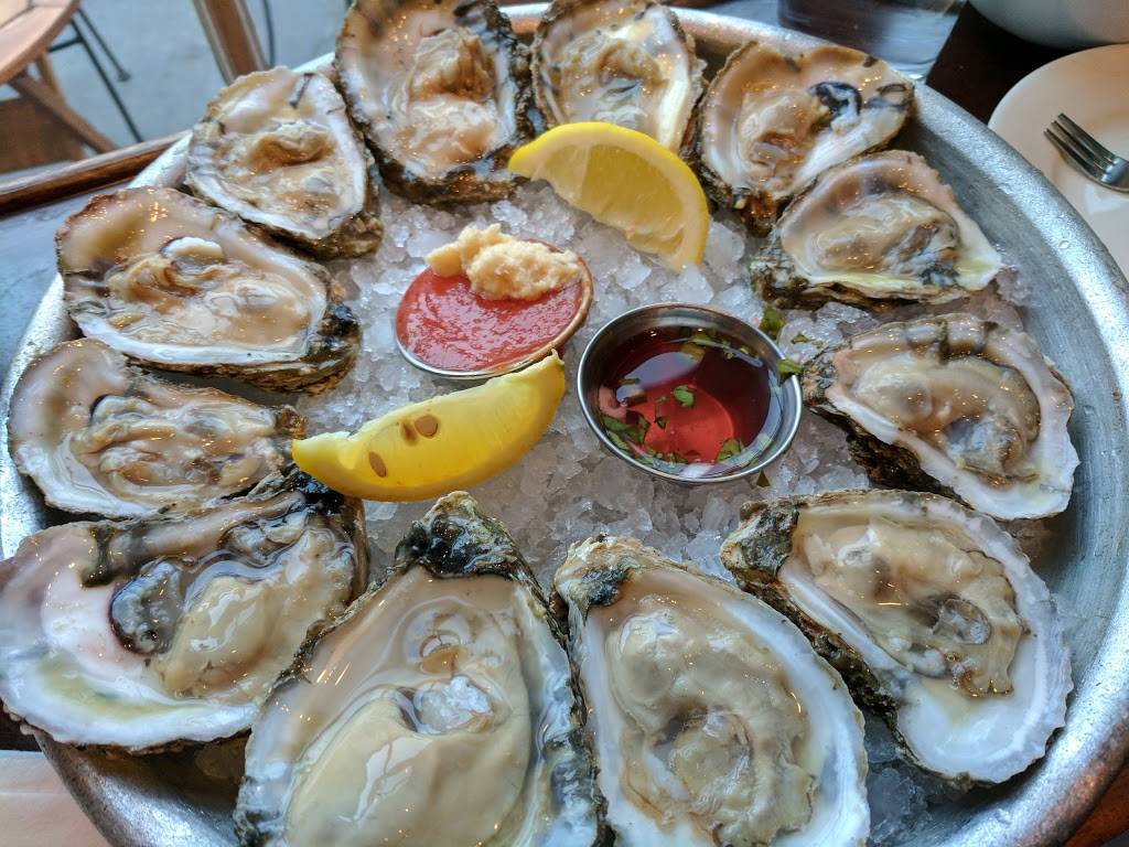 Pearlz Oyster Bar | restaurant | 153 E Bay St, Charleston, SC 29401, USA | 8435775755 OR +1 843-577-5755