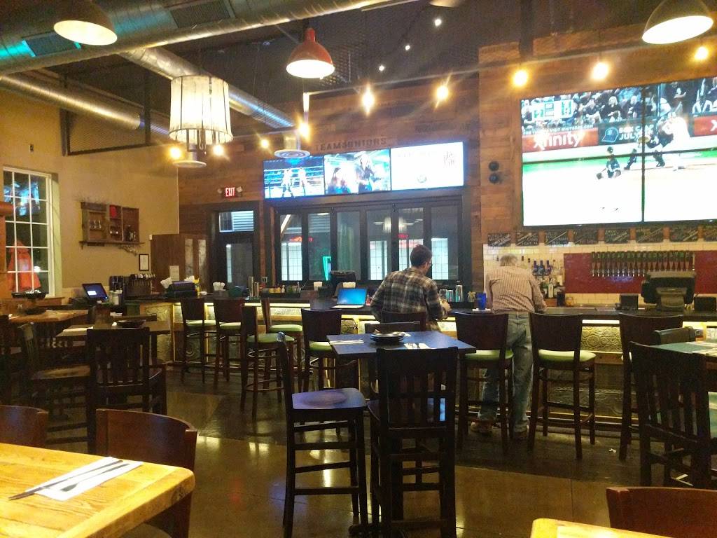 Juniors Bar and Grill | restaurant | 48 N Greenbush Rd, Troy, NY 12180, USA | 5182443535 OR +1 518-244-3535