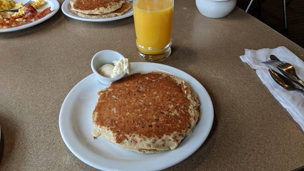 Dennys | restaurant | 41196 Big Bear Blvd, Big Bear Lake, CA 92315, USA | 9098667842 OR +1 909-866-7842