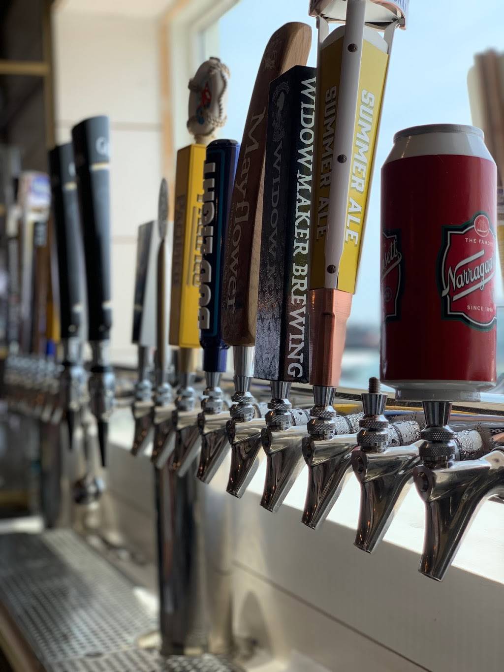 The Parrot | restaurant | 1 Hull Shore Dr, Hull, MA 02045, USA | 7812149300 OR +1 781-214-9300