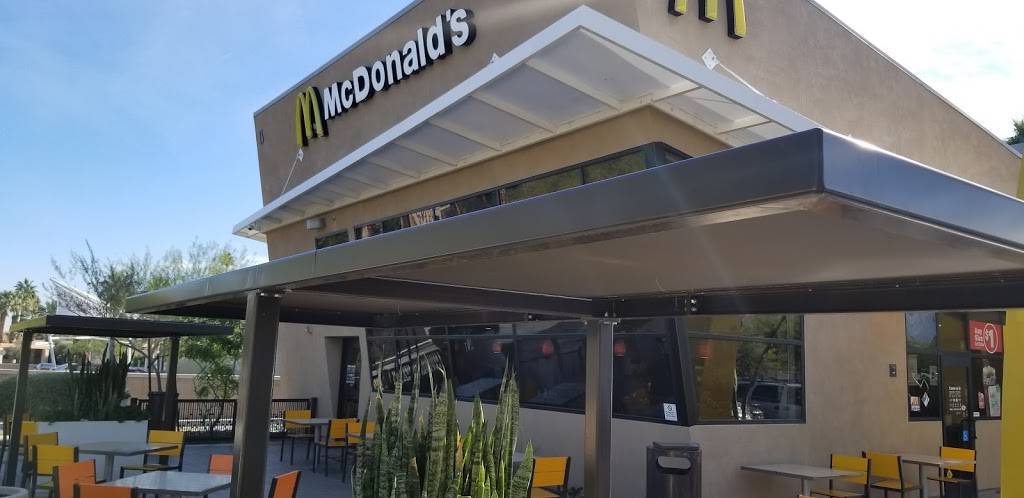 McDonalds | cafe | 2465 Palm Canyon Dr, Palm Springs, CA 92264, USA | 7603229870 OR +1 760-322-9870