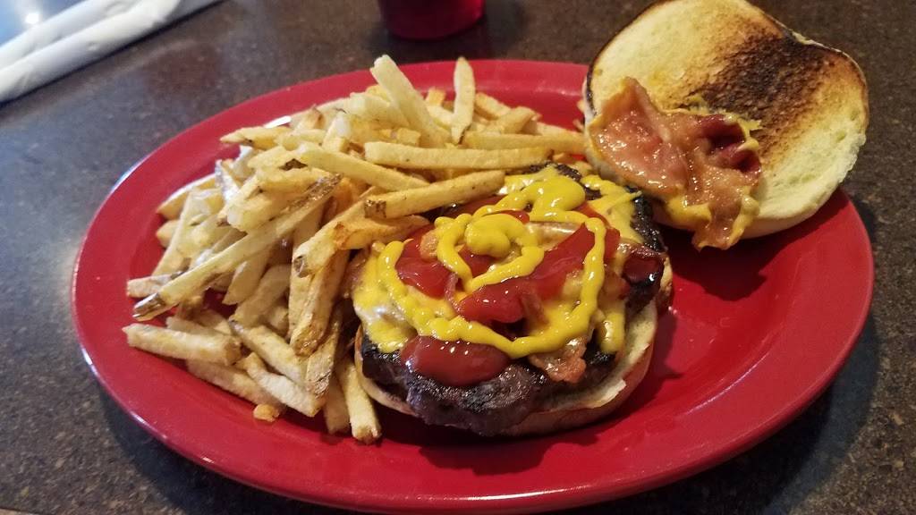 Roosters Grille & Pizzaria | restaurant | 1000 5th St, Calhan, CO 80808, USA | 7193473280 OR +1 719-347-3280