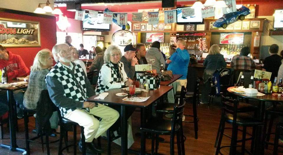 Bumpers Bar & Grill | restaurant | 7123 Mentor Ave, Willoughby, OH 44094, USA | 4409531662 OR +1 440-953-1662