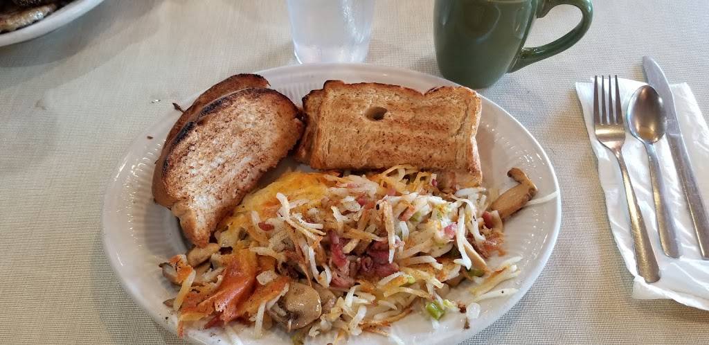 Moon Dance Cafe | restaurant | 7143 W 48th St, Fremont, MI 49412, USA | 2319249748 OR +1 231-924-9748