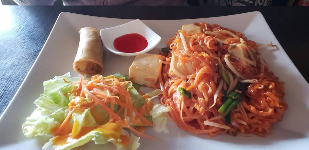 Gata Thai Cuisine | restaurant | 35 S Gibson Rd, Henderson, NV 89012, USA | 7025656093 OR +1 702-565-6093