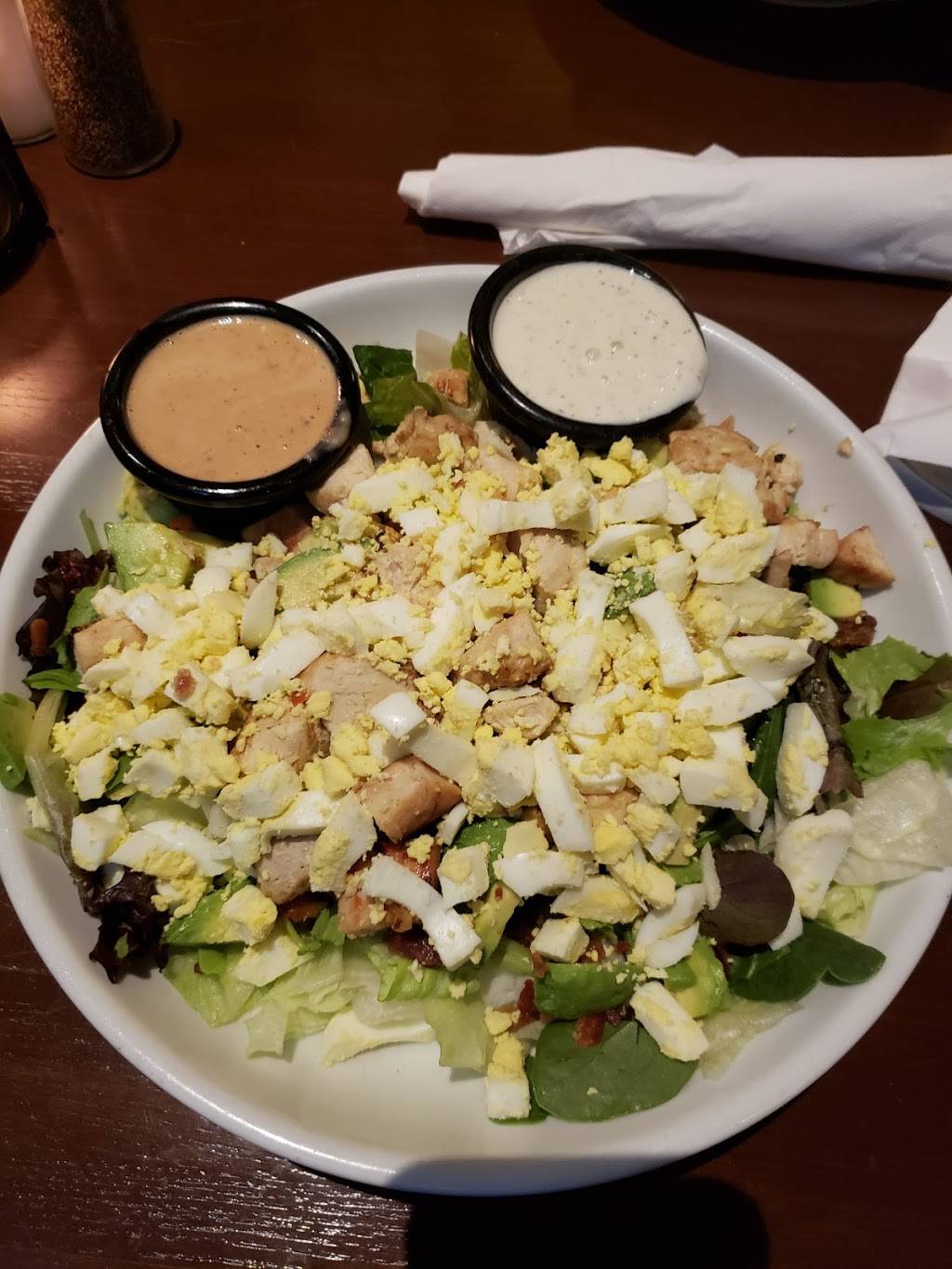 Bar Louie | night club | 320 23rd St S, Arlington, VA 22202, USA | 5713027420 OR +1 571-302-7420