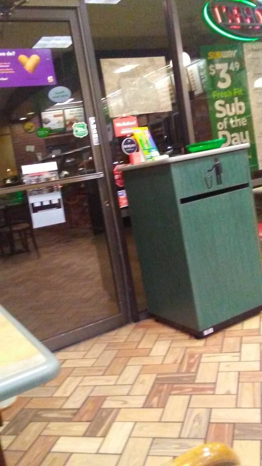 Subway | restaurant | Plaza de Fiesta, 2722 S Alma School Rd Suite 3, Mesa, AZ 85210, USA | 4804919392 OR +1 480-491-9392