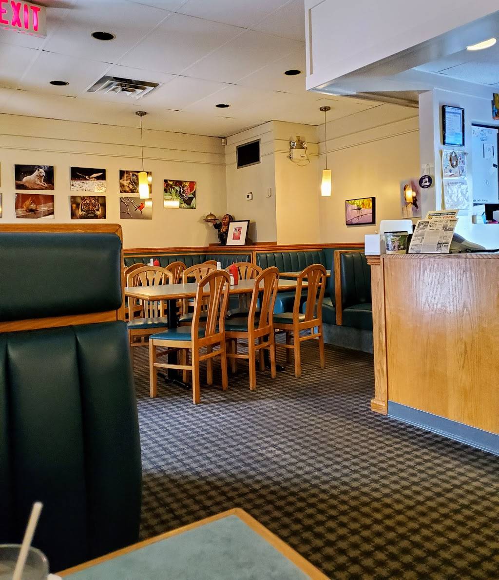 Coreys Restaurant | restaurant | 10 Brock St E, Tillsonburg, ON N4G 1Z5, Canada | 5198427839 OR +1 519-842-7839