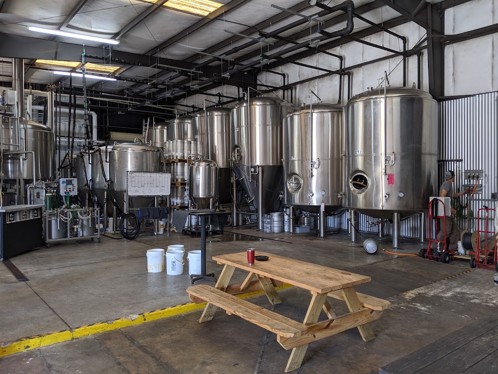 Props Craft Brewery & Taproom | restaurant | 125 Lovejoy Rd NW, Fort Walton Beach, FL 32548, USA | 8505867117 OR +1 850-586-7117