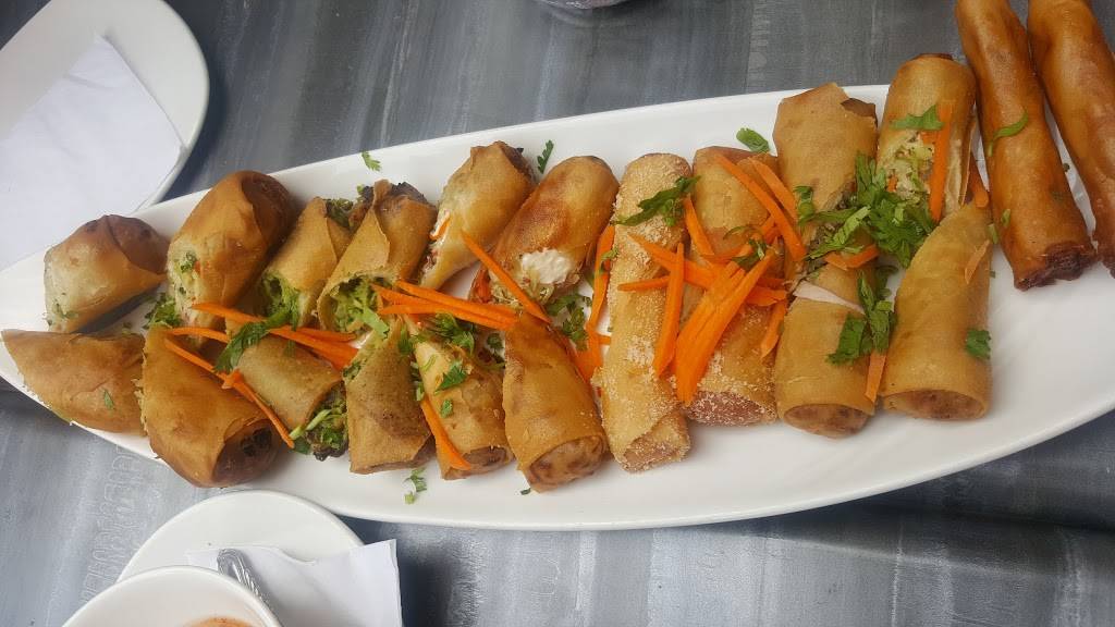 Siam Marina | restaurant | 16846 Oak Park Ave, Tinley Park, IL 60477, USA | 7084078825 OR +1 708-407-8825