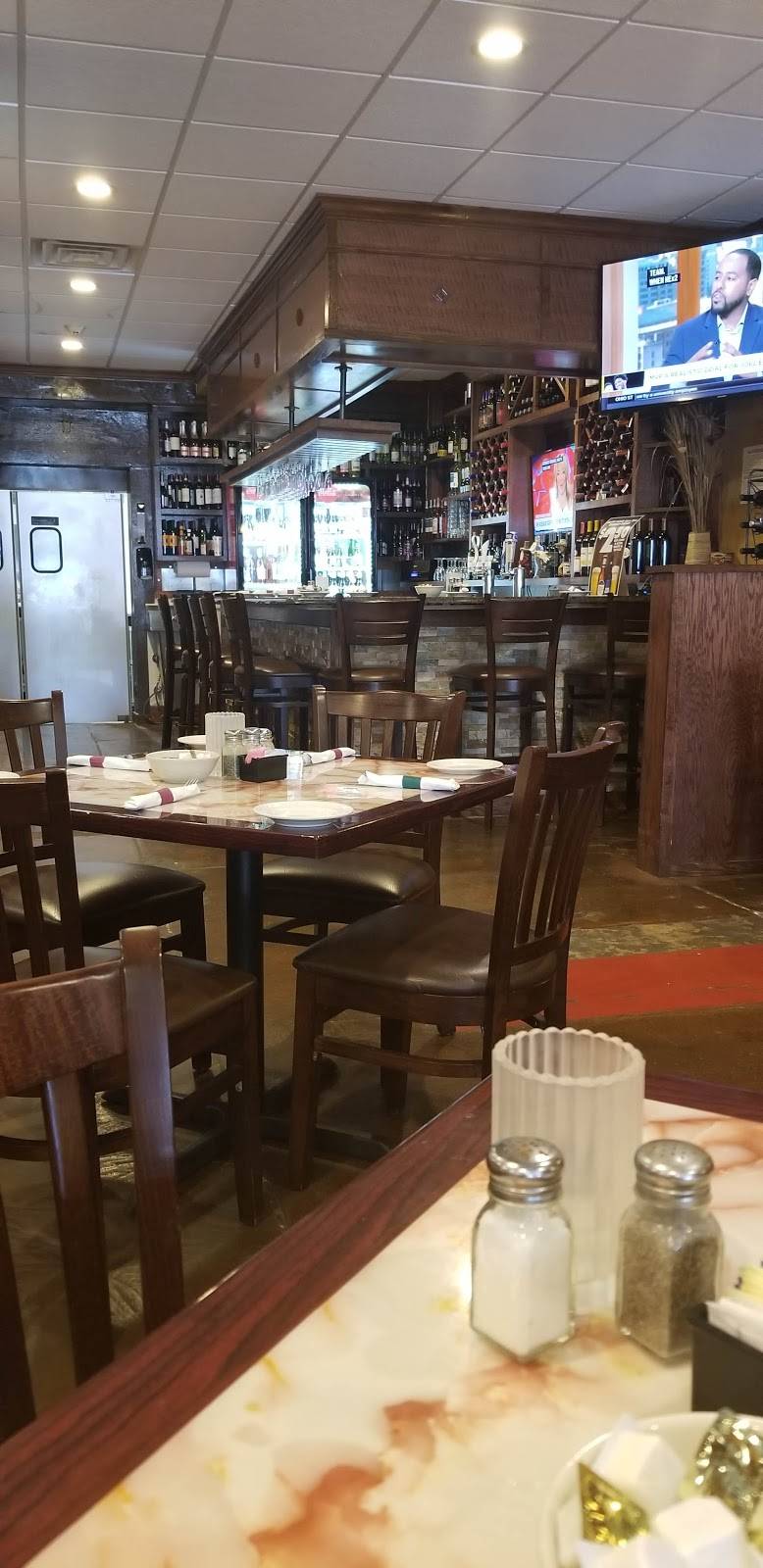 Portofinos Italian Restaurant Krum TX | restaurant | 208 W McCart St, Krum, TX 76249, USA | 9404823871 OR +1 940-482-3871