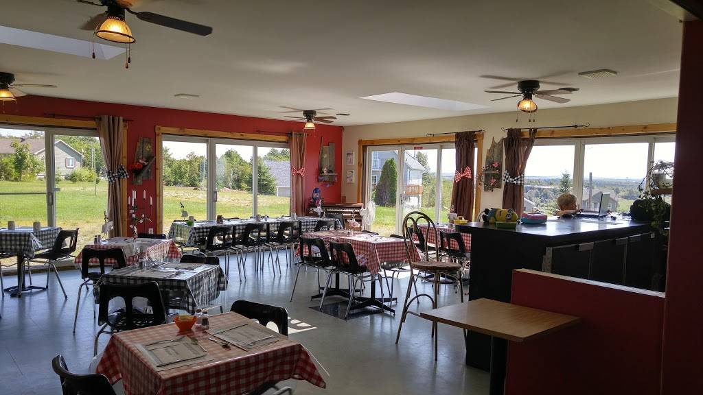 Restaurant Lorrizon | restaurant | 325 Route De LEglise, Saint-Claude, QC J0B 2N0, Canada | 8198452332 OR +1 819-845-2332