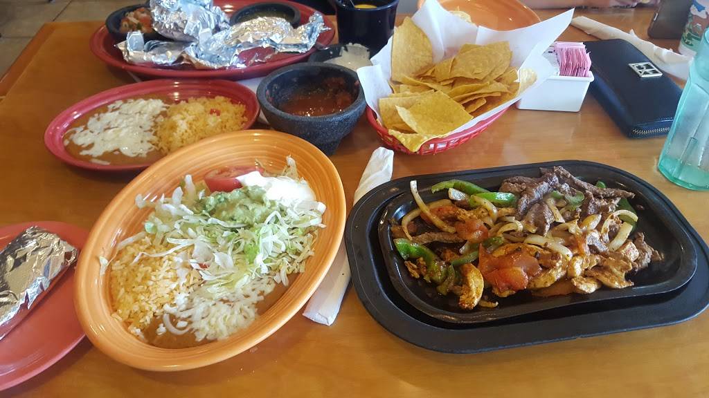 El Toro Mexican Restaurant | restaurant | 10901 Douglas Dr N, Champlin, MN 55316, USA | 7634259307 OR +1 763-425-9307
