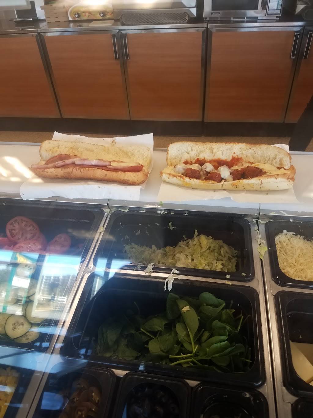 Subway | restaurant | 1741 Apple Ave, Muskegon, MI 49442, USA | 2317773597 OR +1 231-777-3597