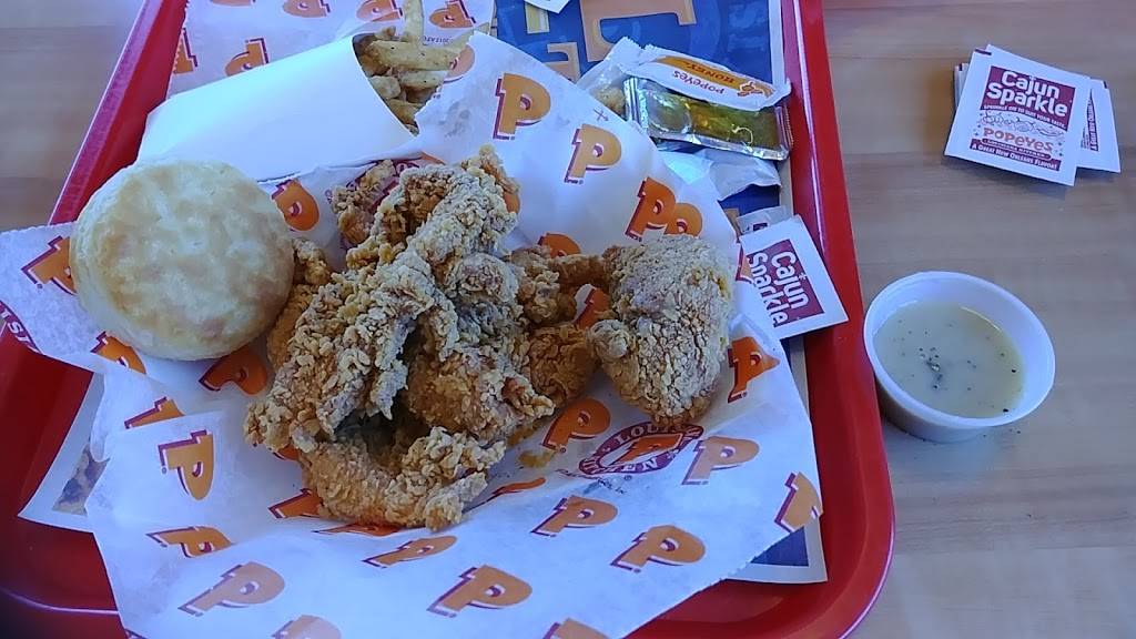 Popeyes Louisiana Kitchen | restaurant | 10430 Montwood Dr, El Paso, TX 79935, USA | 9155936226 OR +1 915-593-6226