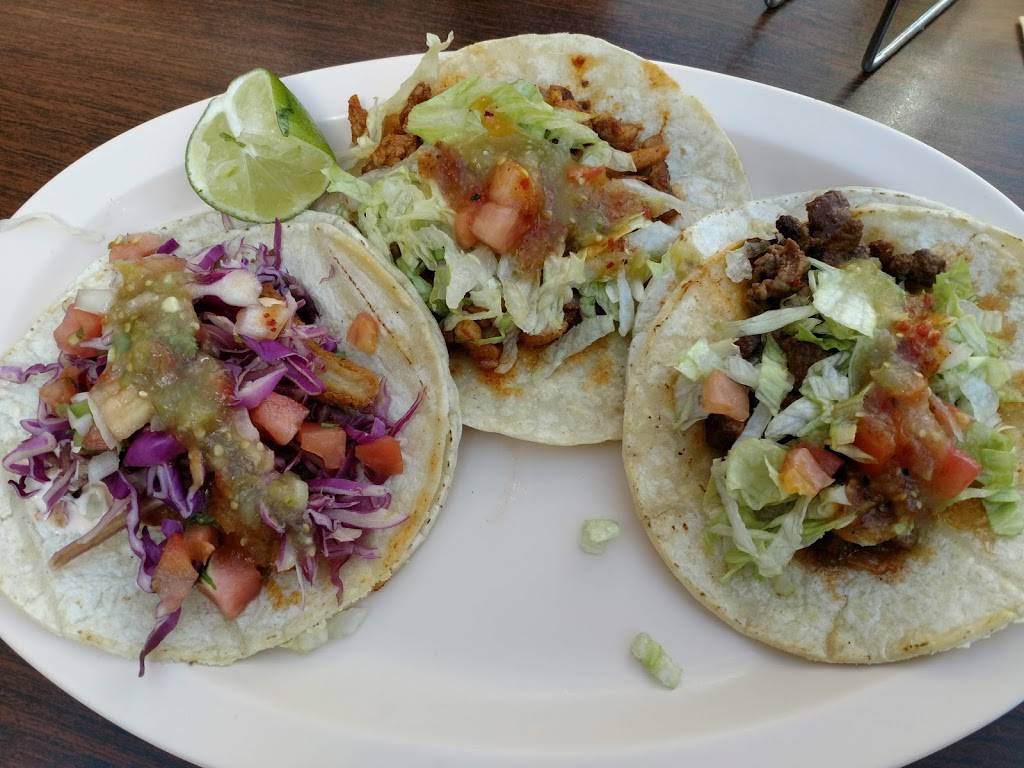 Pauls Burrito Express | restaurant | 402 N Hough St, Barrington, IL 60010, USA | 8478429400 OR +1 847-842-9400